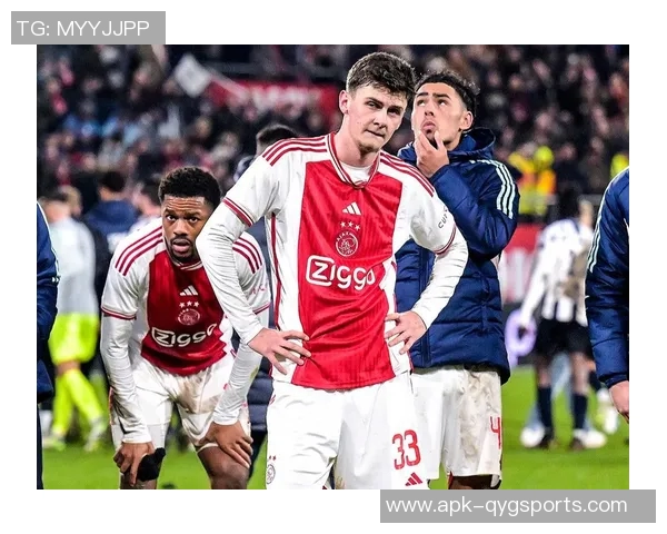 阿贾克斯与泽球队激战即将上演谁能在赛场上笑到最后