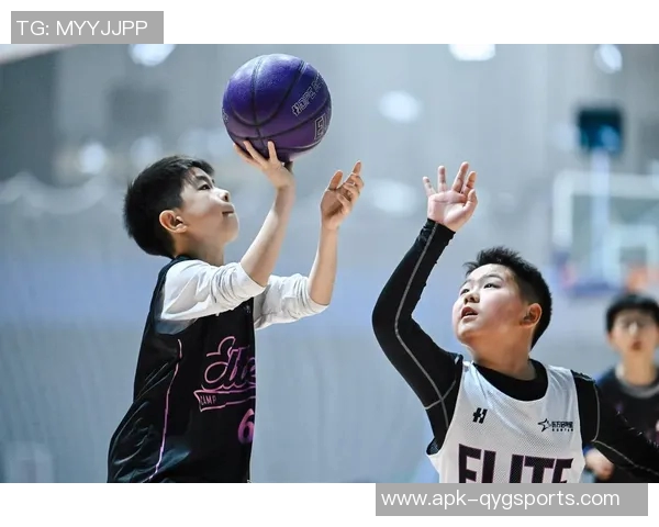 启明星篮球老师带你领略篮球的魅力与技巧，助力青少年成长与梦想实现